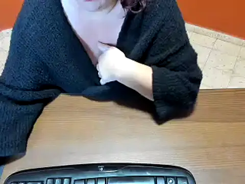 NikkiHolland online show from 01.29.25