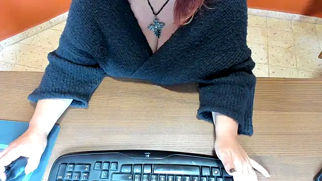 NikkiHolland online show from 04.08.26