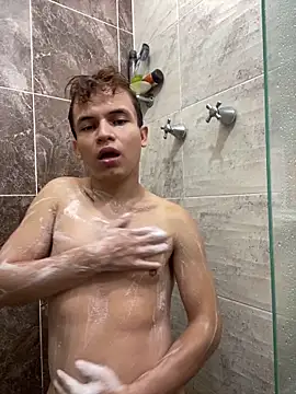 Leon Wild online show from 04.07.26