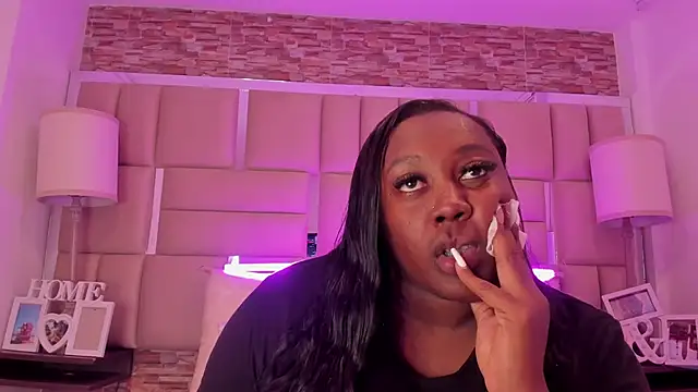 ShaniaBrownn online show from 02.03.26