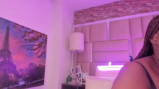 ShaniaBrownn online show from 04.16.26