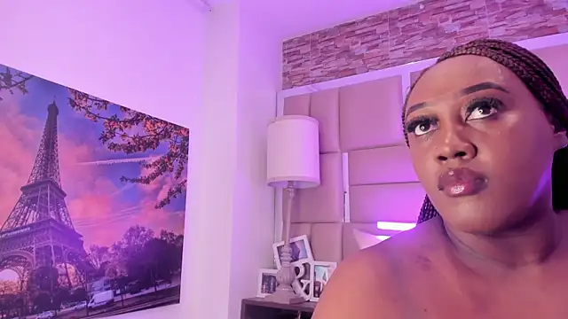 ShaniaBrownn online show from 04.17.26