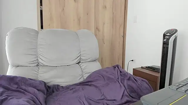 xspecialoomx online show from 04.10.26