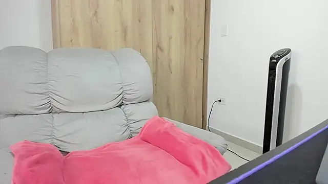 xspecialoomx online show from 04.14.26