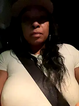 MSweetLindaParks online show from 11.30.25