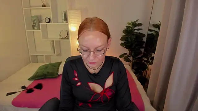 NikaGentle online show from 09.15.25