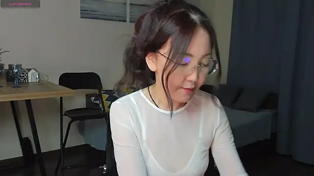 AvroraSakura online show from 01.17.25