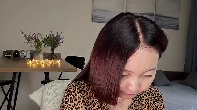 AvroraSakura online show from 09.13.25