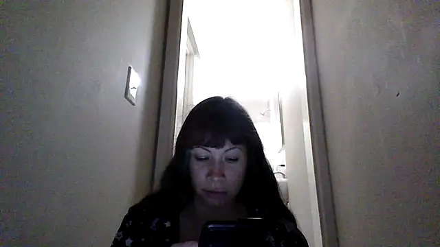 Snapshot of petitedoll29 chatting on 10.27.25 petitedoll29 online show from 10.27.25