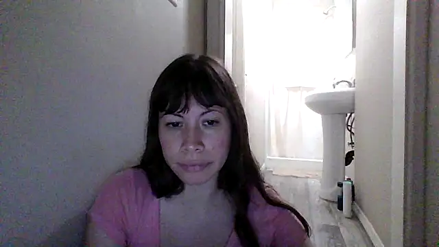 Snapshot of petitedoll29 chatting on 10.29.25 petitedoll29 online show from 10.29.25