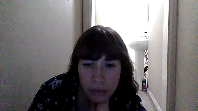 Snapshot of petitedoll29 chatting on 11.26.25 petitedoll29 online show from 11.26.25