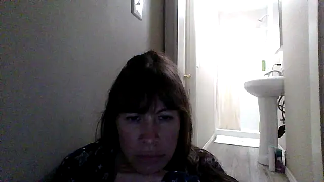 Snapshot of petitedoll29 chatting on 12.01.25 petitedoll29 online show from 12.01.25