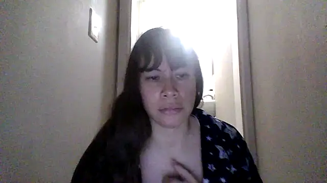 Snapshot of petitedoll29 chatting on 12.01.25 petitedoll29 online show from 12.01.25