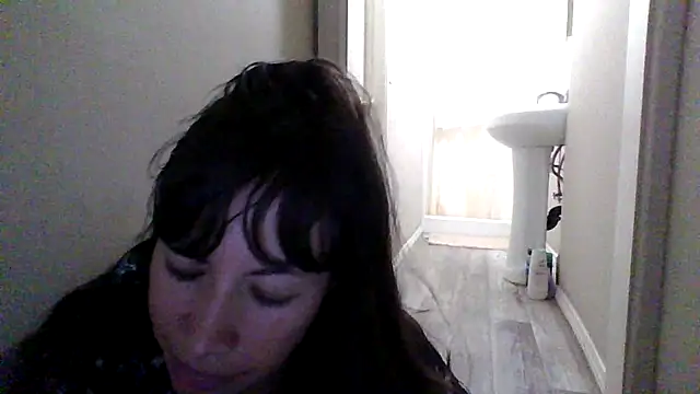 Snapshot of petitedoll29 chatting on 12.03.25 petitedoll29 online show from 12.03.25