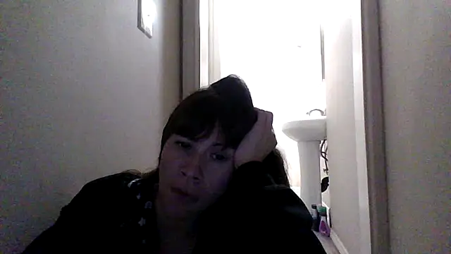 Snapshot of petitedoll29 chatting on 12.05.25 petitedoll29 online show from 12.05.25