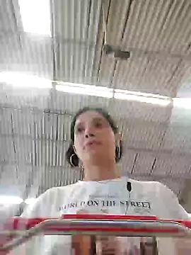 Snapshot of miaeyes chatting on 12.12.24 miaeyes online show from 12.12.24