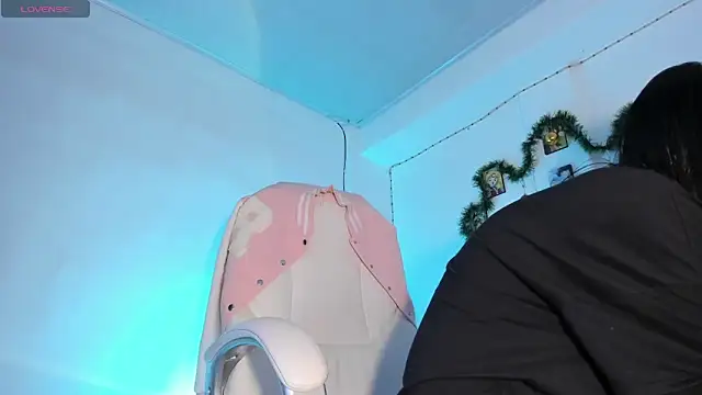 ineedmydaddy  online show from 12.10.24