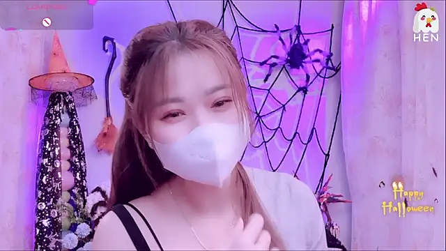 Snapshot of hen237 chatting on 10.26.25 hen237 online show from 10.26.25