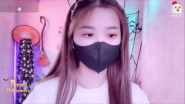 Snapshot of hen237 chatting on 11.10.25 hen237 online show from 11.10.25