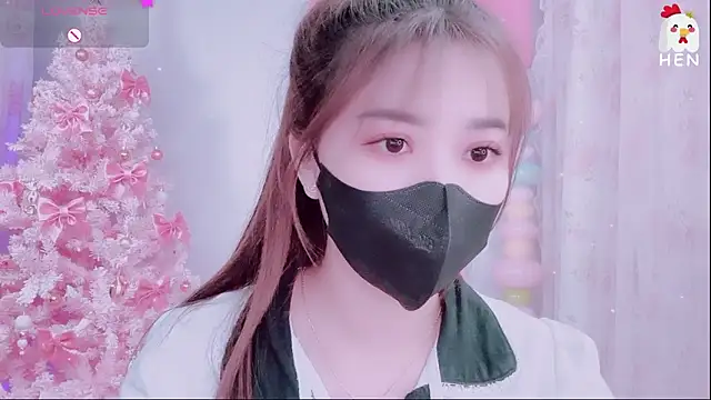 Snapshot of hen237 chatting on 11.17.25 hen237 online show from 11.17.25