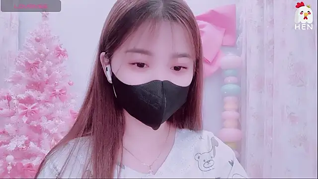 Snapshot of hen237 chatting on 11.20.25 hen237 online show from 11.20.25