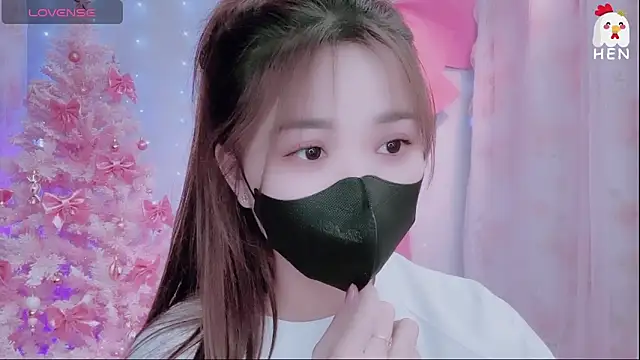 Snapshot of hen237 chatting on 11.29.25 hen237 online show from 11.29.25