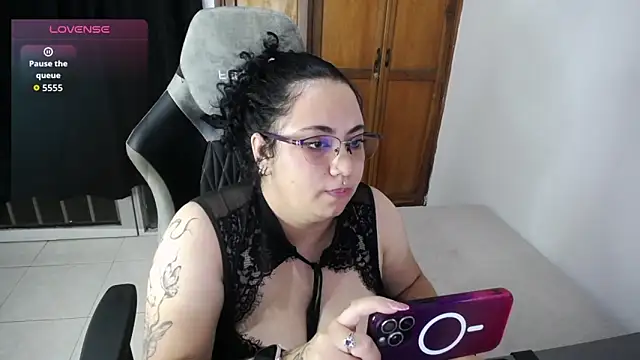 desireefiore online show from 04.22.26