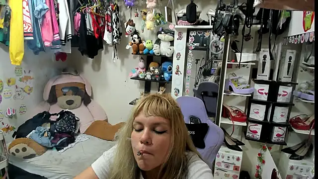 Snapshot of allsson_queen chatting on 07.12.26 allsson queen online show from 07.12.26