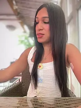 Snapshot of Ashly_Miller chatting on 10.01.25 Ashly Miller online show from 10.01.25