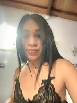 Snapshot of Ashly_Miller chatting on 10.27.25 Ashly Miller online show from 10.27.25