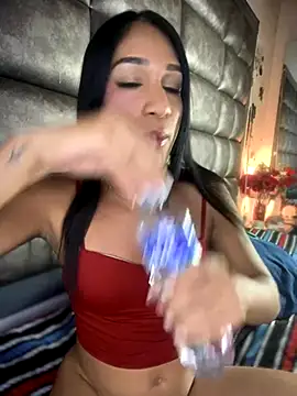 Snapshot of Ashly_Miller chatting on 11.12.25 Ashly Miller online show from 11.12.25