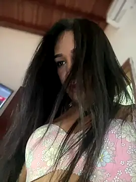 Snapshot of Ashly_Miller chatting on 11.26.25 Ashly Miller online show from 11.26.25