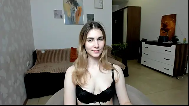 Snapshot of KaraWill chatting on 02.21.25 KaraWill online show from 02.21.25