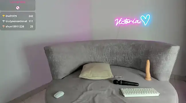 Snapshot of victoria_027 chatting on 02.13.25 victoria 027 online show from 02.13.25