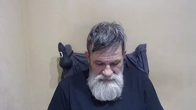 Snapshot of AlexNudo chatting on 04.19.26 AlexNudo online show from 04.19.26