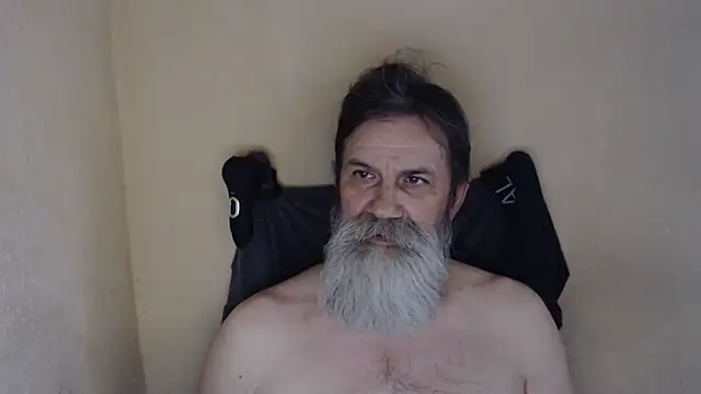 Snapshot of AlexNudo chatting on 06.16.26 AlexNudo online show from 06.16.26