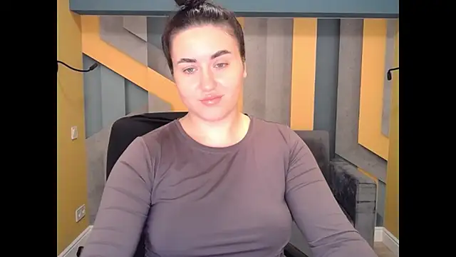 Roxie Bradley online show from 12.07.24