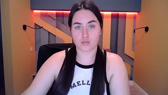 Roxie Bradley online show from 12.21.24