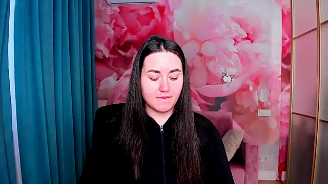 Roxie Bradley online show from 12.26.24