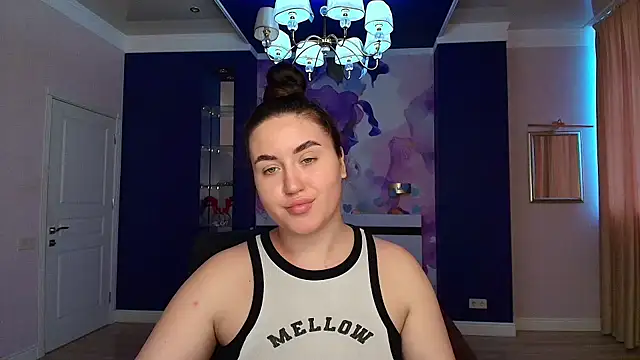 Roxie Bradley online show from 01.10.25