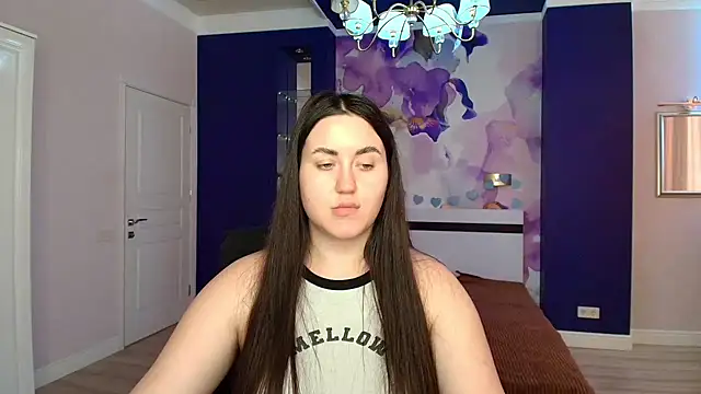 Roxie Bradley online show from 02.18.25