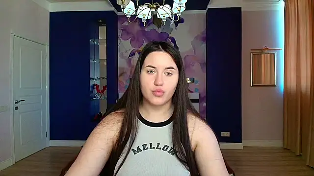 Roxie Bradley online show from 03.07.25