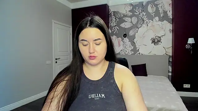 Roxie Bradley online show from 12.20.25