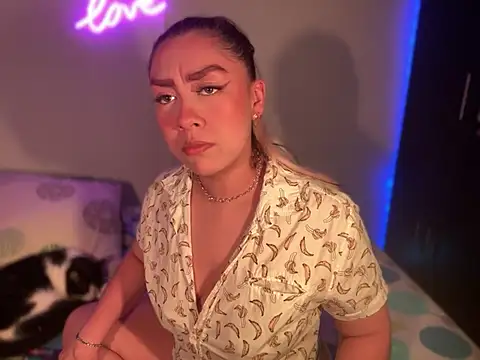 Im sophiie online show from 01.11.25