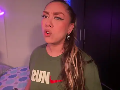 Im sophiie online show from 01.20.25