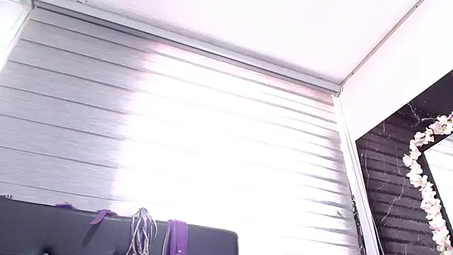 Snapshot of VIOLETTA-HOT chatting on 01.29.25 VIOLETTA-HOT online show from 01.29.25