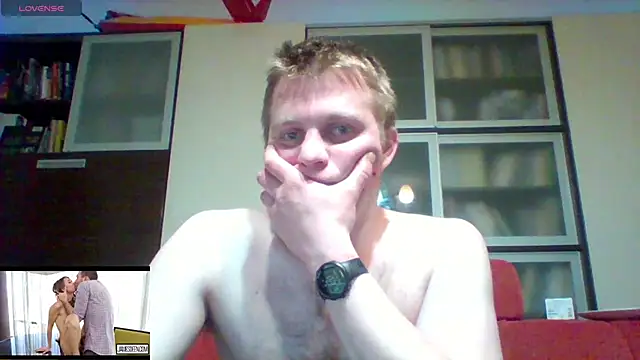 Snapshot of Matttthees chatting on 01.12.25 Matttthees online show from 01.12.25