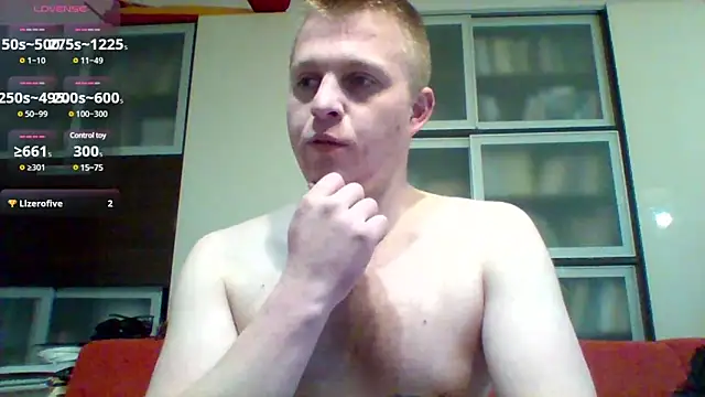 Snapshot of Matttthees chatting on 02.05.25 Matttthees online show from 02.05.25