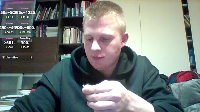 Snapshot of Matttthees chatting on 02.06.25 Matttthees online show from 02.06.25