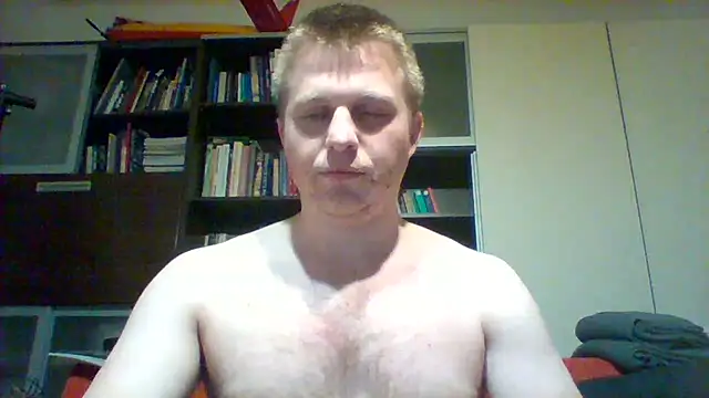 Snapshot of Matttthees chatting on 02.26.25 Matttthees online show from 02.26.25